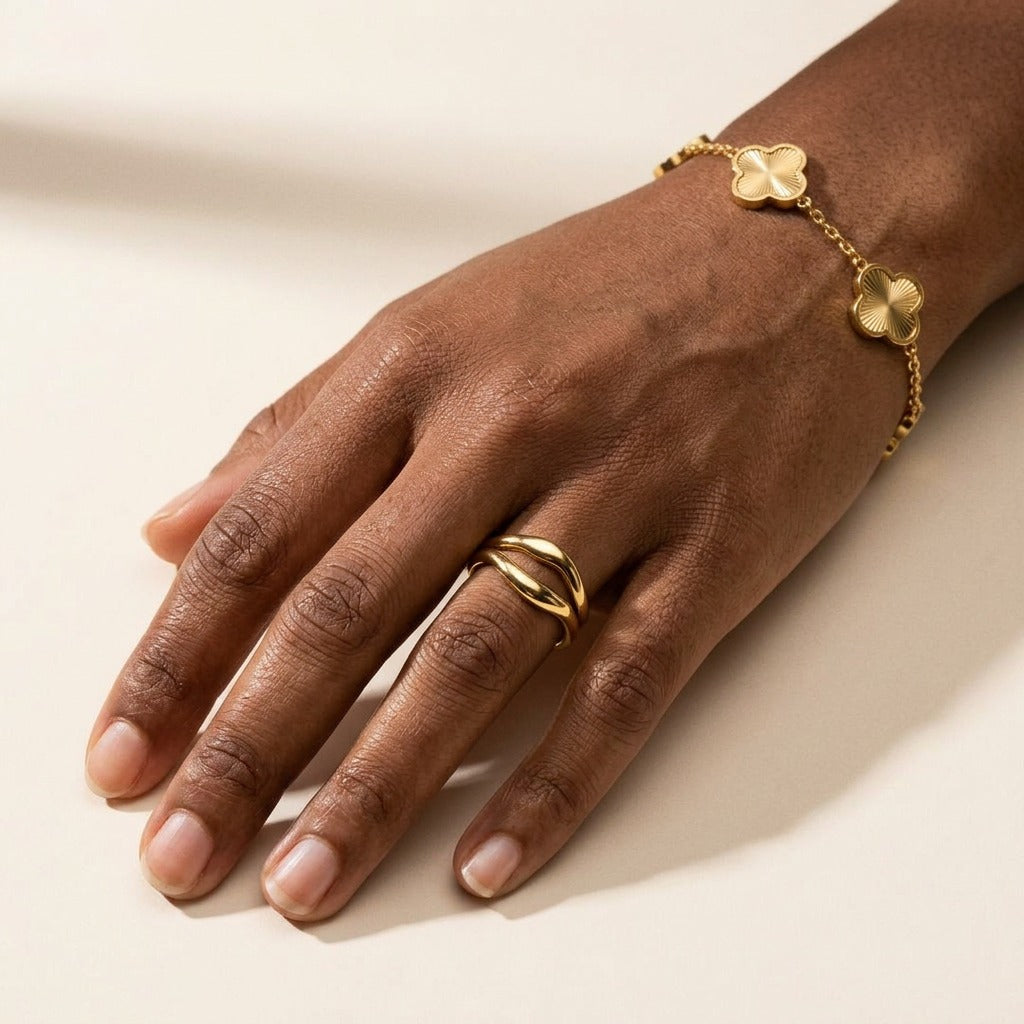 The Noor Gold Essentials